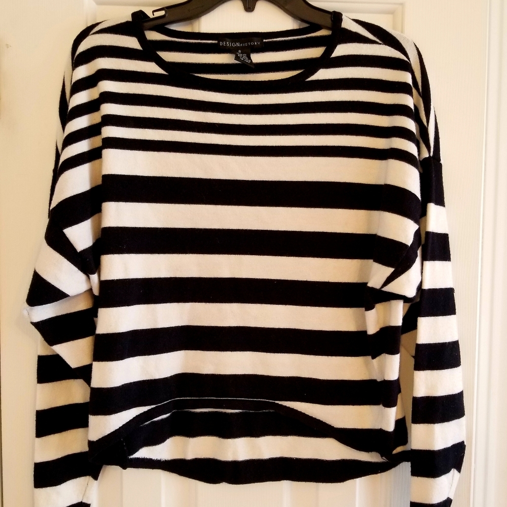 Design History Womens Long Sleeve Sweater Sz Small